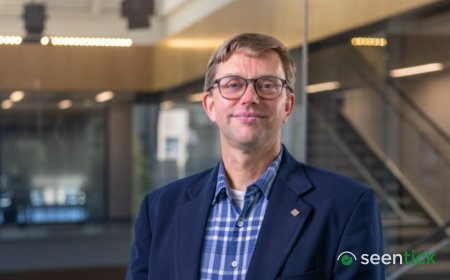 Canada poaches dozens of top US researchers for its universities