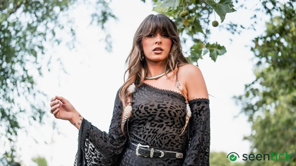 Ella Langley Ties One Of The Biggest Country Hits Of All Time