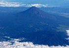 Father leaves 7-year-old son alone on Mount Fuji to continue hike, reports say