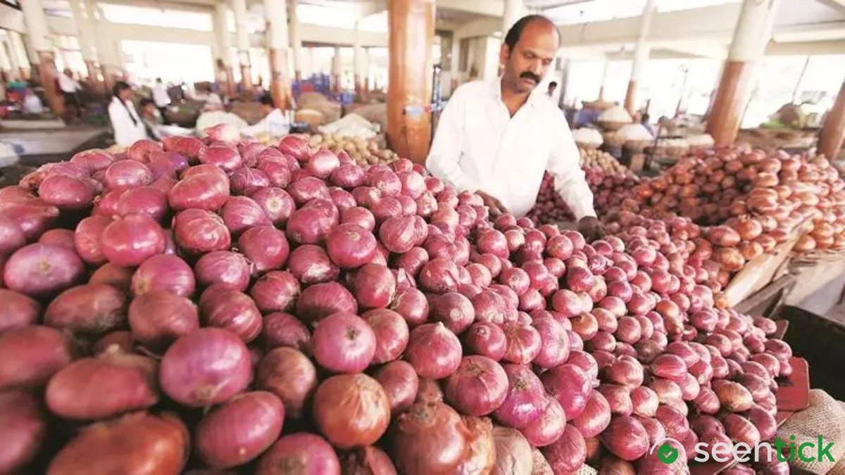 Government starts retail sale of onions at Rs 35 per kg