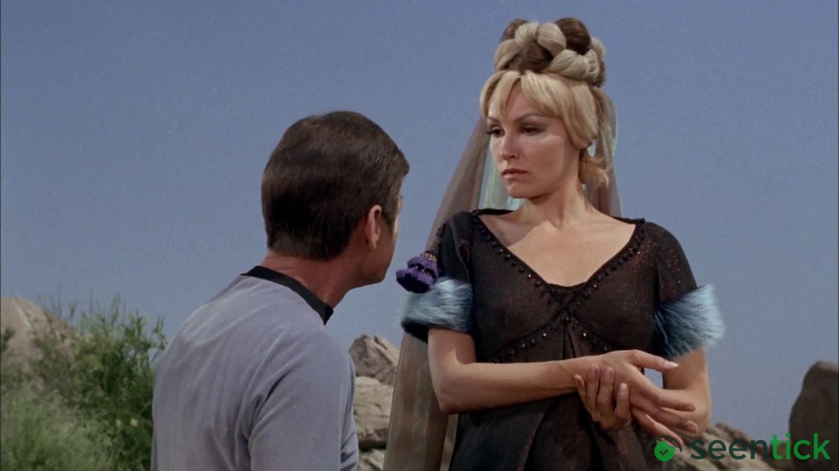 Julie Newmars original Catwoman episode would have ended in tragedy for Eleen.