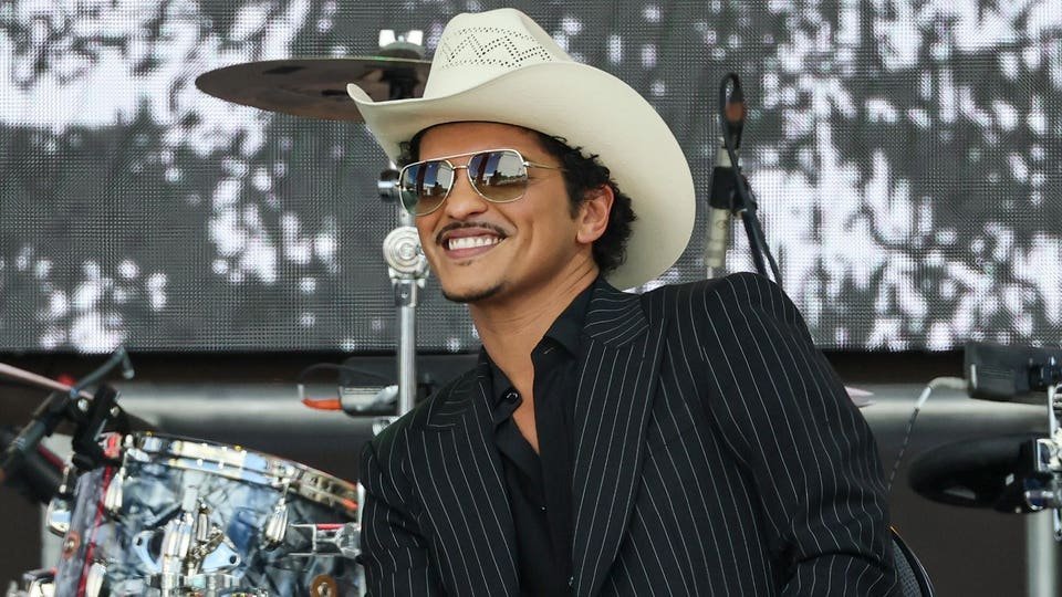 Bruno Mars Breaks His Historic Tie With Kendrick Lamar
