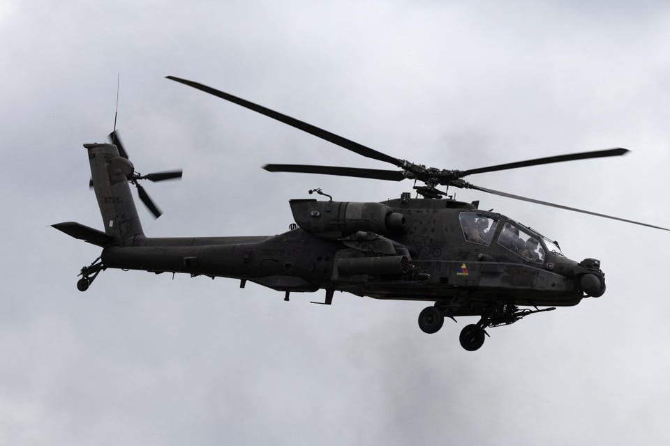 Apache Helicopter Crash In Texas Leaves 2 Dead