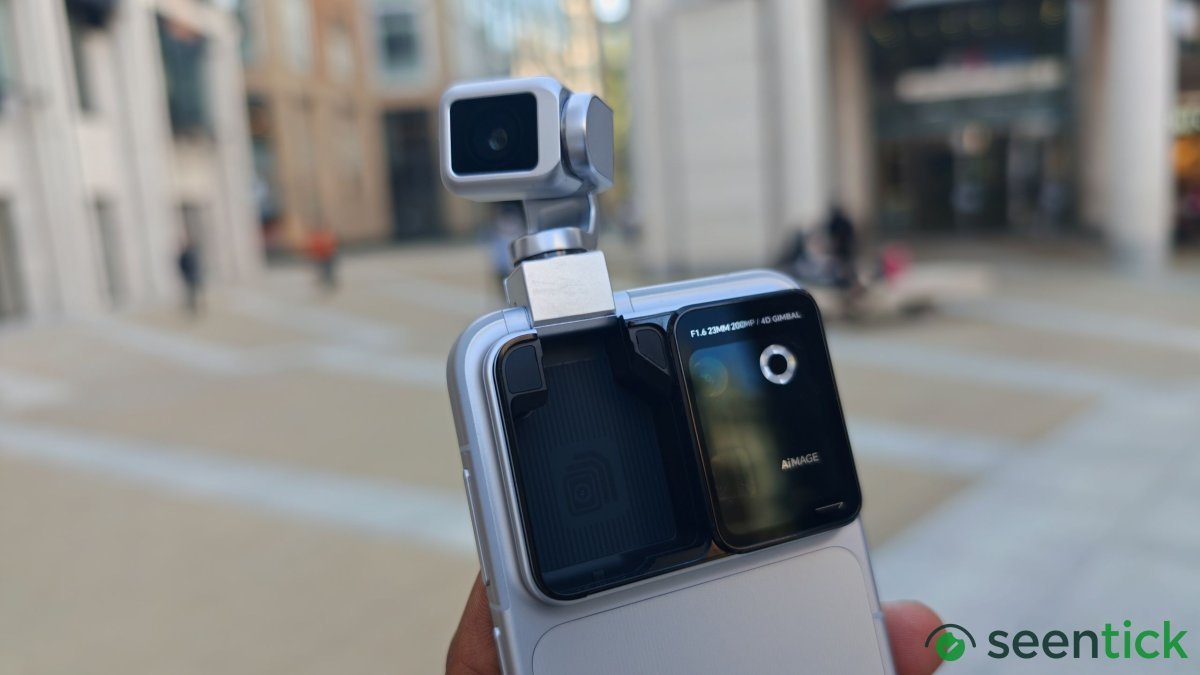 Is it a phone or a gimbal? This is Honors new Robot Phone