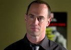 Detective Elliot Stablers character departure from Law & Order: SVU due to contract negotiations.
