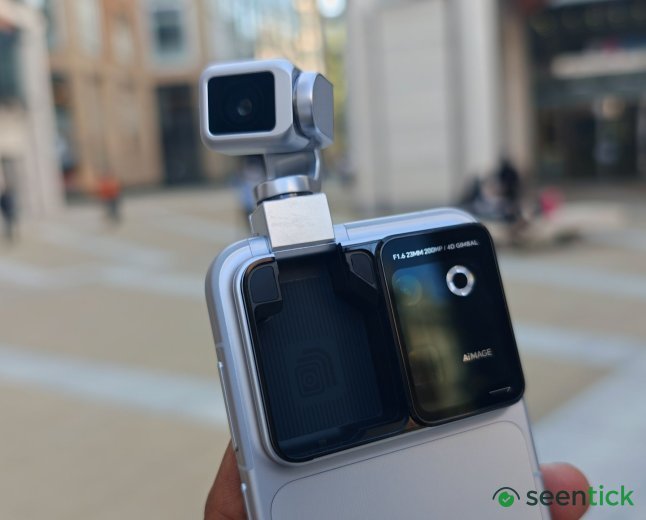 Is it a phone or a gimbal? This is Honors new Robot Phone