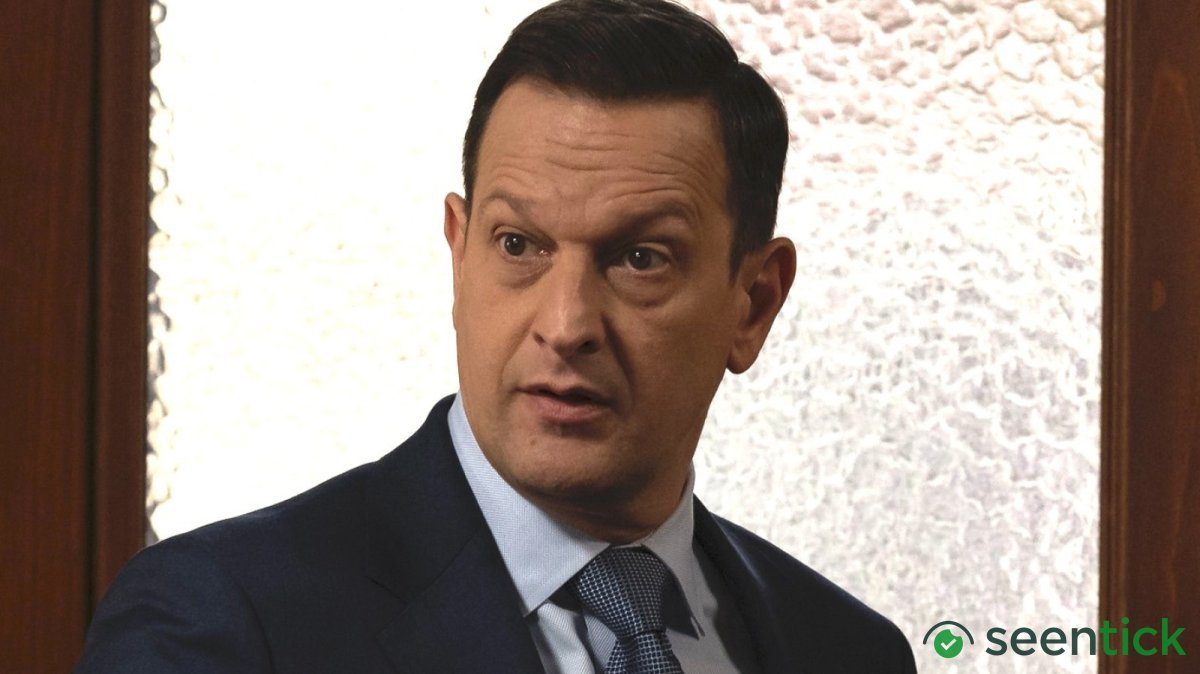 Is Best Medicine's Martin Done With Port Wenn? Watch Season 2 Trailer