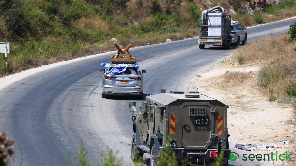 Israel re-establishes closed West Bank settlement, defying growing international protests