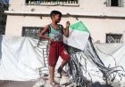 Israel warns of 'forceful' response to kites flown from Gaza