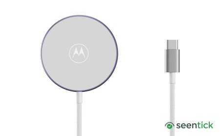 Motorola's magnetic charger leaks, and it's exactly what Android needed