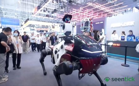Robot horse and rider steal the spotlight at Chinese conference