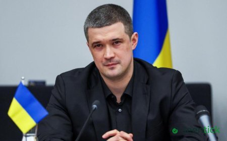 Sacked Ukrainian defence minister calls for presidential election
