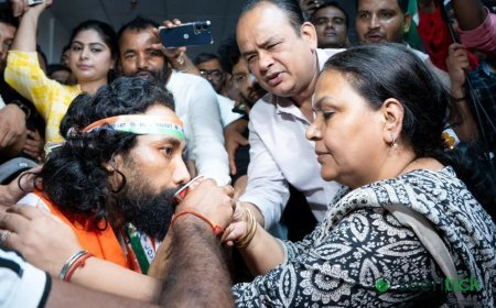 Student leader Mahato breaks hunger strike after Jharkhand government agrees to cancel JSSC-CGL exam