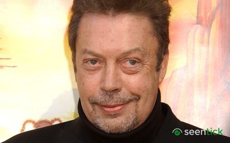 Tim Curry Was The First Villain On This Underrated '90s Sci-Fi Show