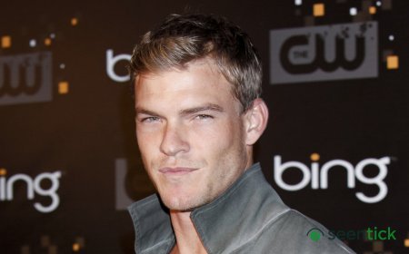 Why Reacher's Alan Ritchson Wasn't In The Aquaman Pilot After Playing The Hero On Smallville