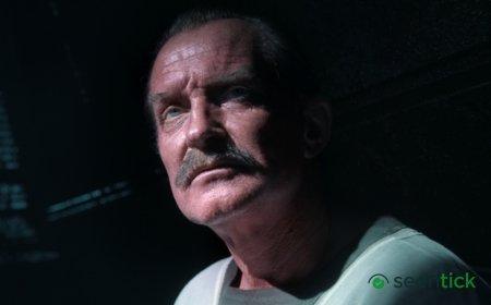 Why Sinestro From Lanterns Looks So Familiar