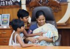 6 days after delivery, this Collector was back at work. Now, a break and a message: ‘It’s not a must’