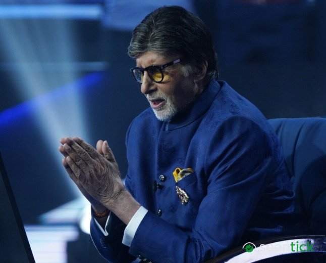Amitabh Bachchan slips, injures knee while shooting KBC 18: 'Difficulty standing up'