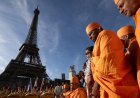 Eiffel Tower chief to quit after female staff replaced by men during religious visit