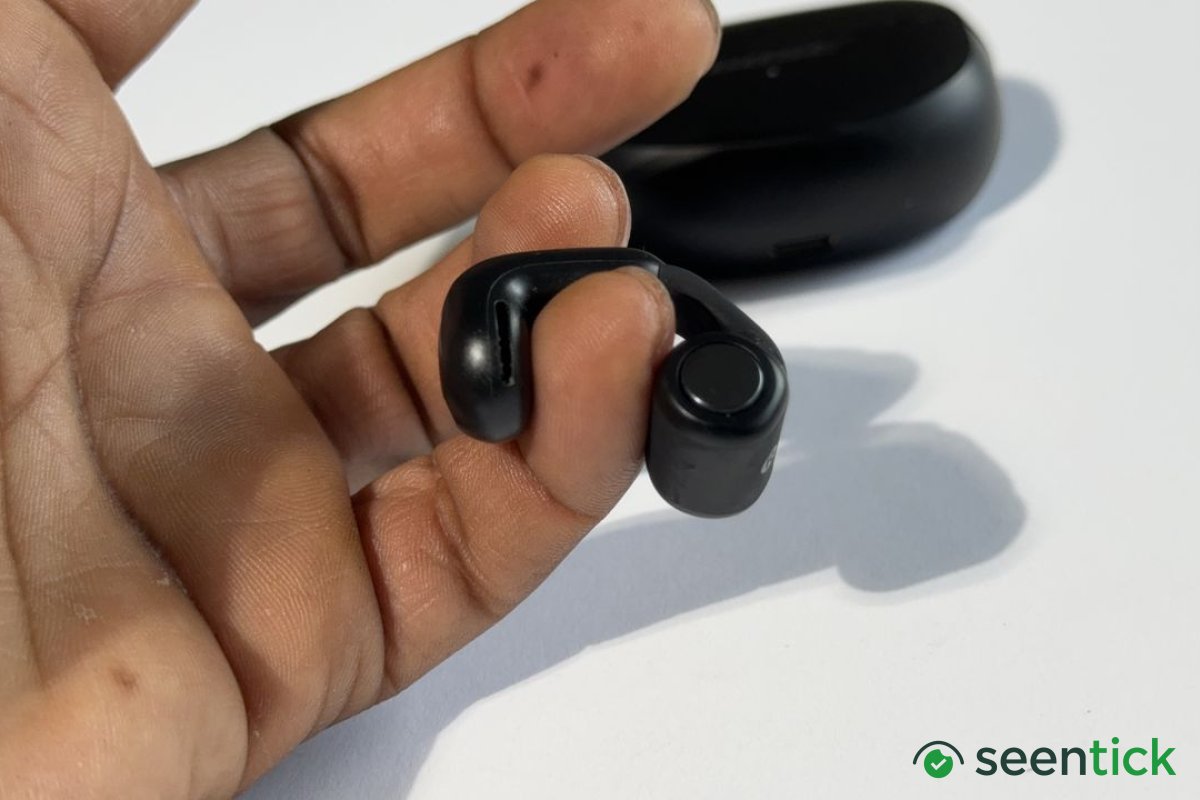 Samsung Galaxy Buds On