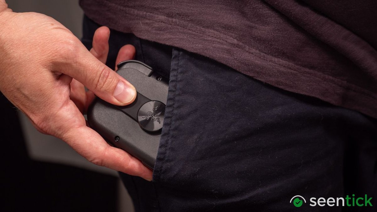 I can't believe how good Razer's tiny new mobile controller is
