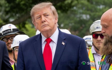 Major US outlets boycott shared Trump coverage in protest at media ban