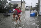 Nor'easter storm brings coastal flooding, as New York and New Jersey declare emergency