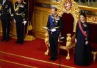 Norway's Haakon takes oath as mourners pay respects to late King