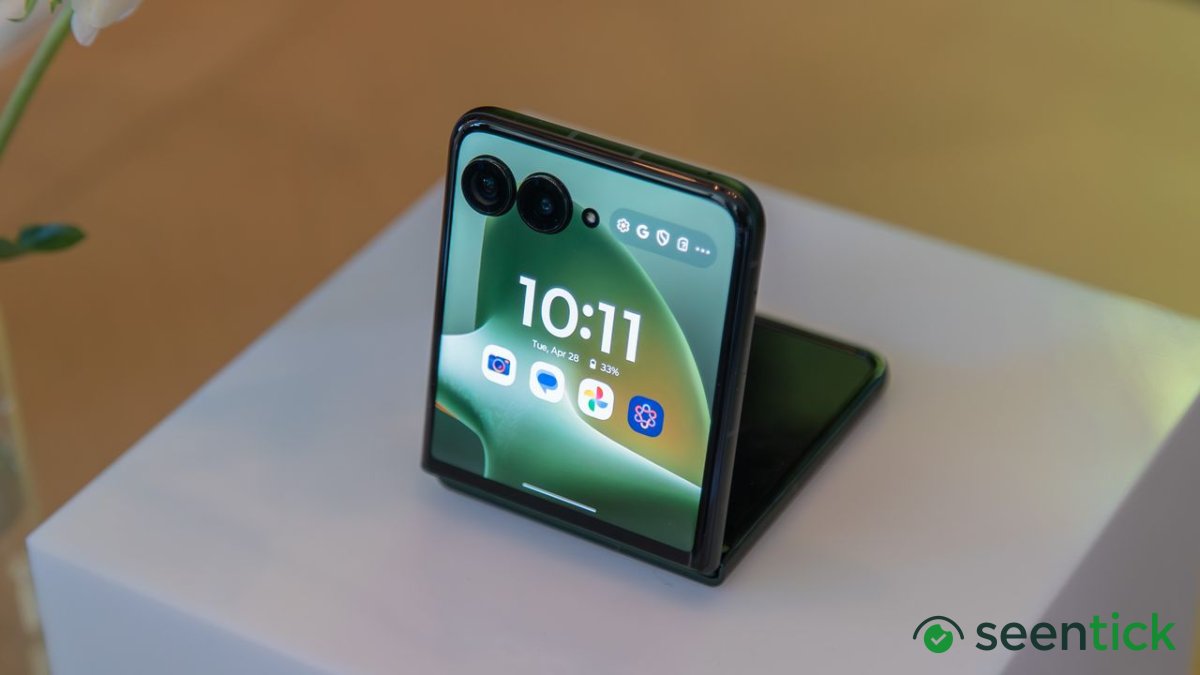 The Motorola Razr Plus (2026) is still my favorite foldable phone — and this T-Mobile deal will give you one for free