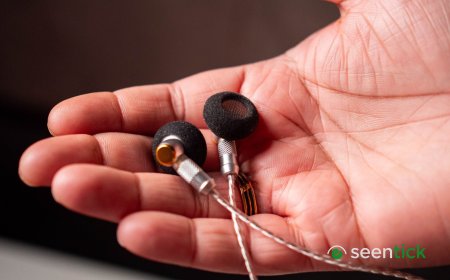 These $40 flat-head earbuds reminded me of the '90s in the best possible way
