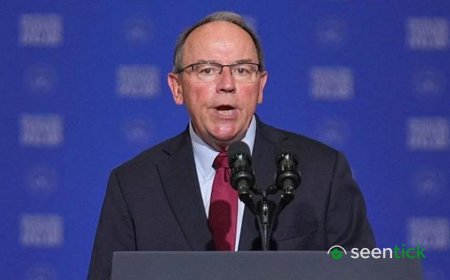 US congressman swims to safety after his plane is forced to land on a lake