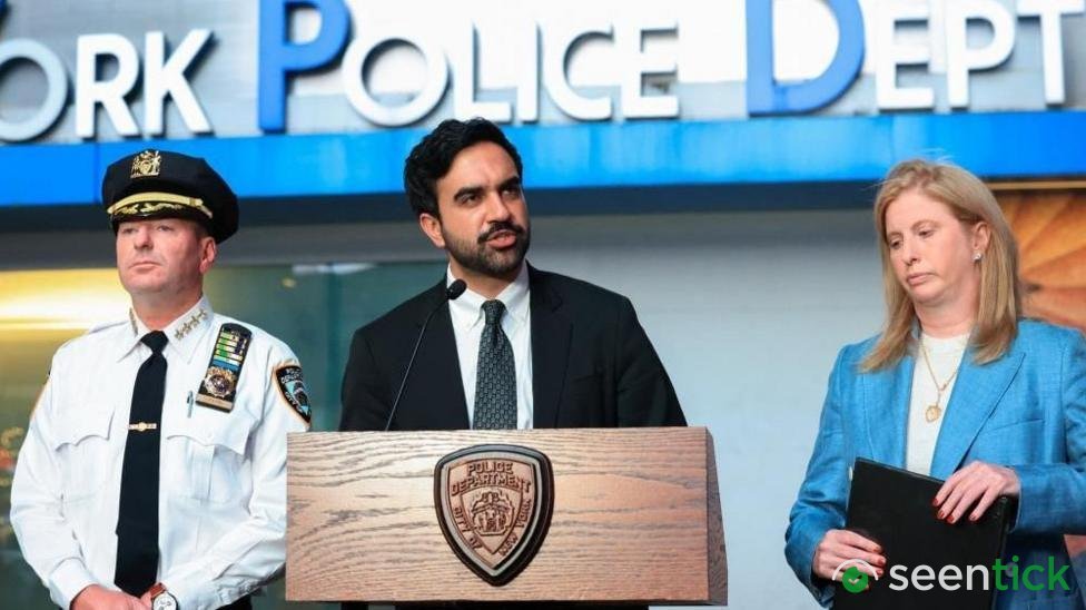 Woman killed in Times Square stabbing, suspect shot dead by police