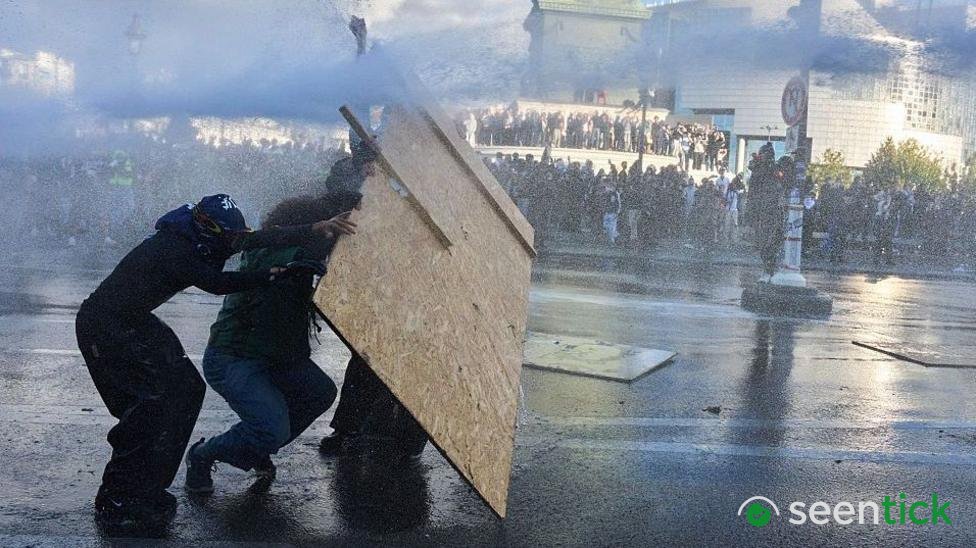 France promises 3,000 extra teachers in first step to calm student protests