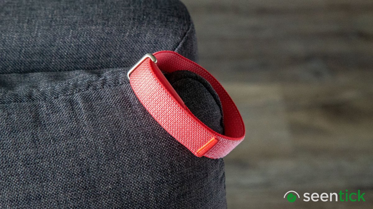 I love the Fitbit Air, but Google's leaked Fitbit Edge might be even better