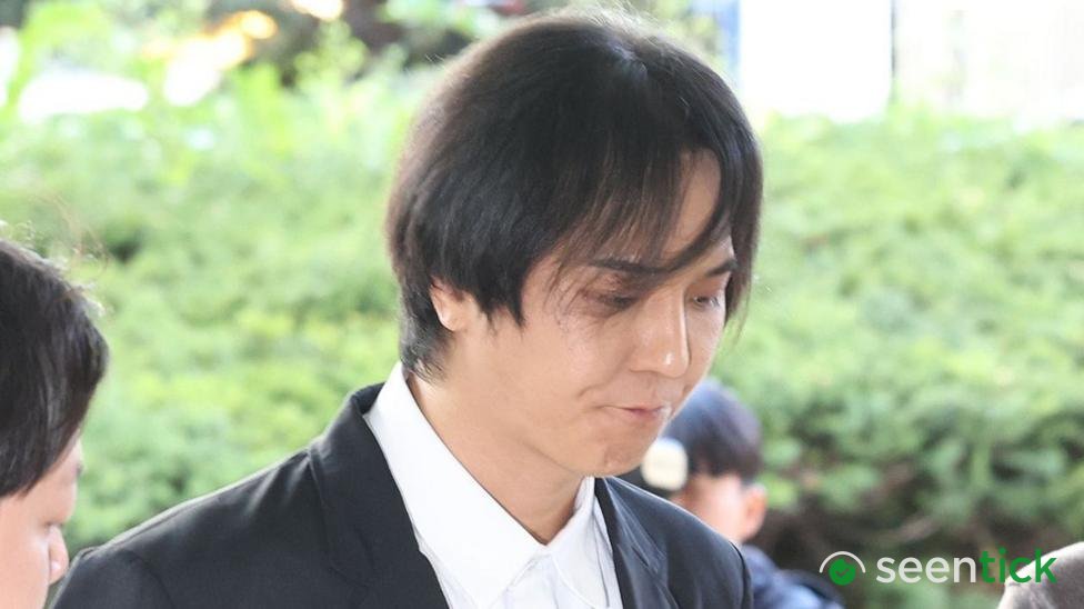 K-pop star convicted of violating military service law