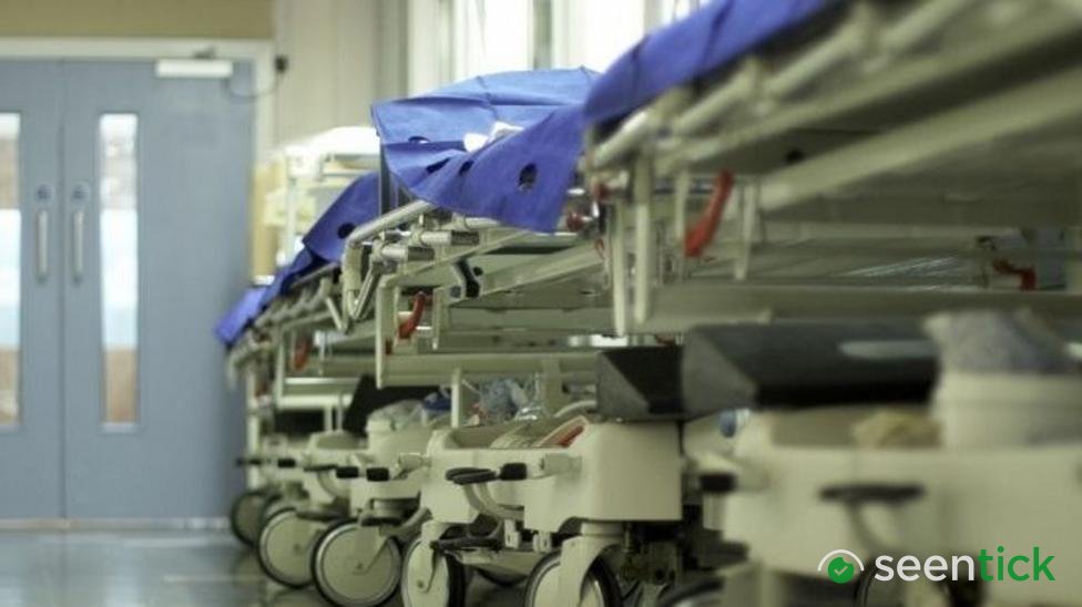 'Ominous signs' of winter pressures as NHS waiting list grows