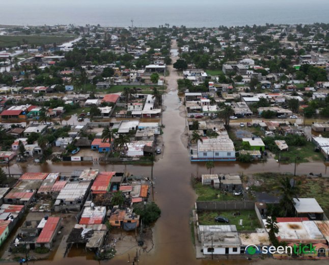 Super El Niño sets another record as it strengthens to 'unprecedented levels'