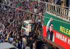 Supporters of jailed ex-PM Imran Khan march to Pakistan capital