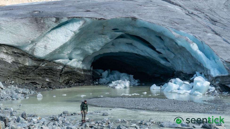Swiss glaciers suffer 'disastrous' year of ice loss, threatening water supplies